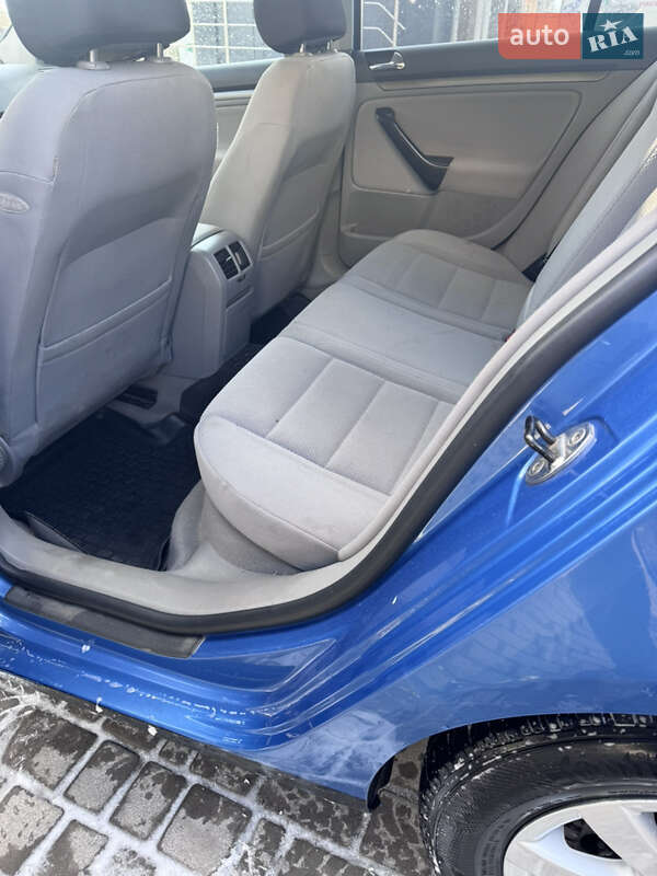 Хетчбек Volkswagen Golf 2004 в Кам'янець-Подільському