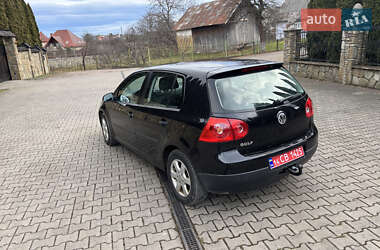 Хэтчбек Volkswagen Golf 2004 в Надворной