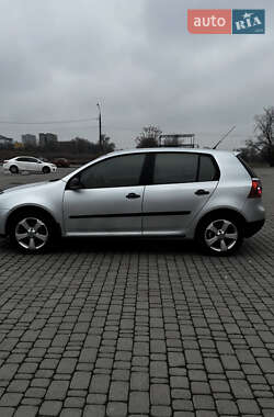 Хетчбек Volkswagen Golf 2008 в Запоріжжі