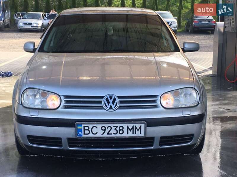 Хетчбек Volkswagen Golf 2001 в Перемишлянах