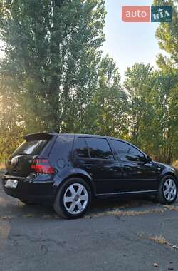 Хэтчбек Volkswagen Golf 2003 в Малине