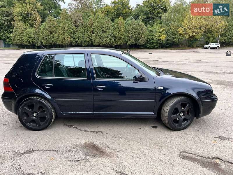 Хетчбек Volkswagen Golf 2001 в Львові