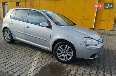 Хетчбек Volkswagen Golf 2006 в Дубні