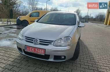 Хэтчбек Volkswagen Golf 2006 в Дубно