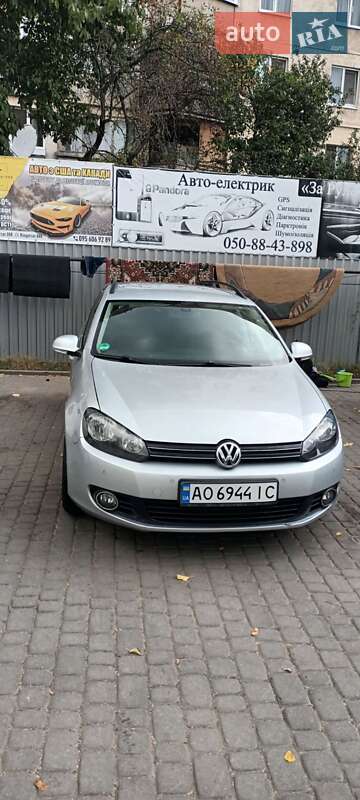 Универсал Volkswagen Golf 2010 в Ужгороде