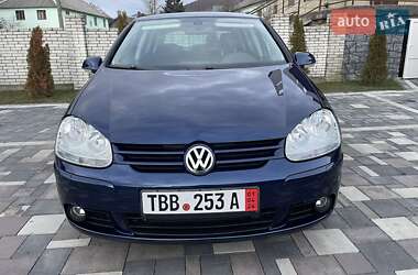 Хетчбек Volkswagen Golf 2008 в 