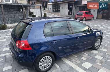 Хетчбек Volkswagen Golf 2008 в 