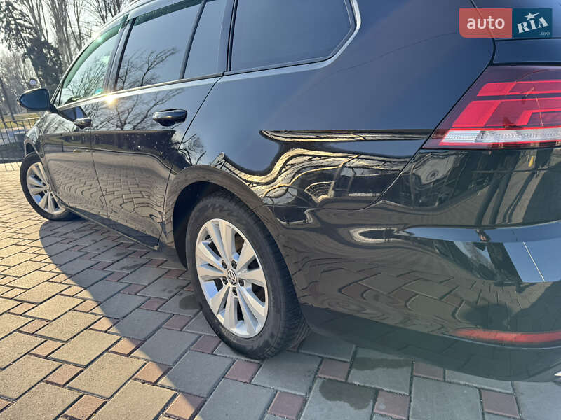 Універсал Volkswagen Golf 2017 в Запоріжжі