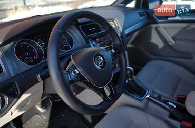 Универсал Volkswagen Golf 2015 в Киеве