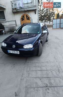 Универсал Volkswagen Golf 2002 в Шумске