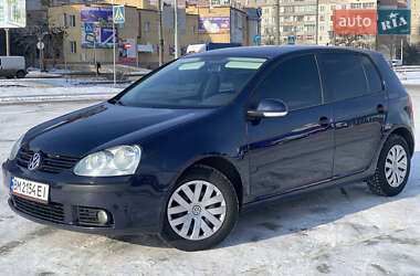 Хэтчбек Volkswagen Golf 2005 в Сумах