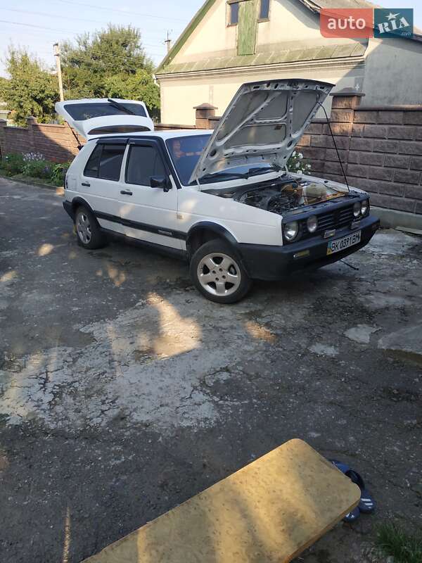 Хэтчбек Volkswagen Golf 1987 в Дубно