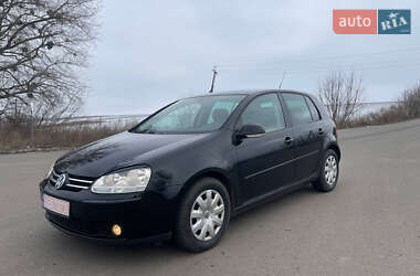 Хэтчбек Volkswagen Golf 2005 в Ромнах