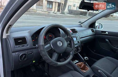 Хэтчбек Volkswagen Golf 2005 в Николаеве