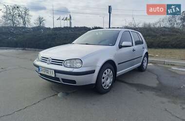 Хэтчбек Volkswagen Golf 2002 в Умани