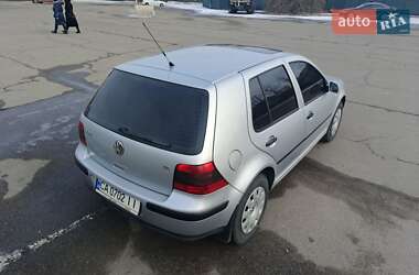 Хэтчбек Volkswagen Golf 2002 в Умани