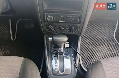 Хэтчбек Volkswagen Golf 2002 в Умани