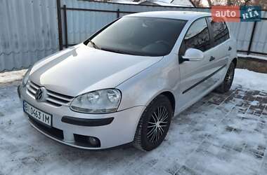 Хэтчбек Volkswagen Golf 2005 в Полтаве