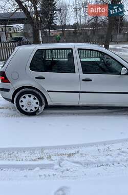 Хэтчбек Volkswagen Golf 2000 в Костополе