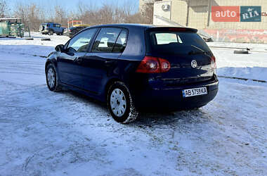 Хетчбек Volkswagen Golf 2005 в Сумах