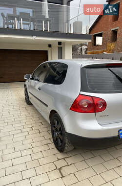 Хэтчбек Volkswagen Golf 2005 в Ивано-Франковске