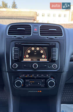 Хэтчбек Volkswagen Golf 2010 в 