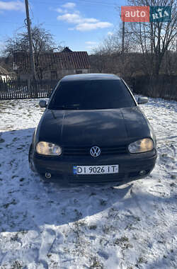 Хэтчбек Volkswagen Golf 2002 в Полонном