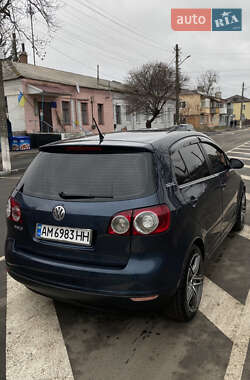 Хетчбек Volkswagen Golf 2006 в Радомишлі