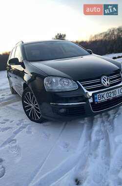 Універсал Volkswagen Golf 2008 в Вараші