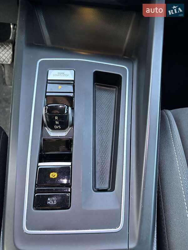 Универсал Volkswagen Golf 2021 в Киеве