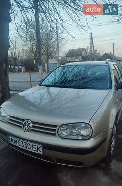 Універсал Volkswagen Golf 2001 в Житомирі