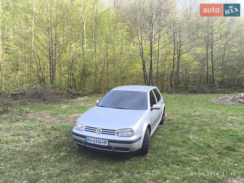 Хэтчбек Volkswagen Golf 2001 в Мукачево