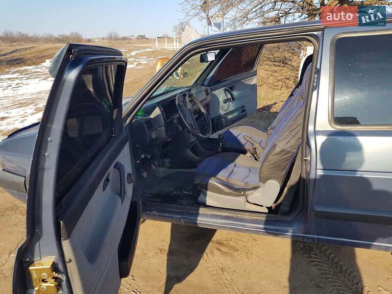 Хэтчбек Volkswagen Golf 1988 в Киеве