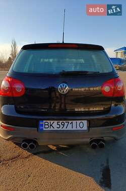 Хетчбек Volkswagen Golf 2006 в Здолбуніві