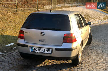 Хетчбек Volkswagen Golf 2003 в Львові