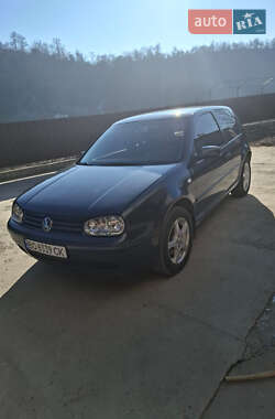 Хетчбек Volkswagen Golf 2001 в Чорткові