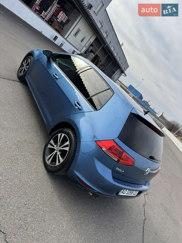 Хетчбек Volkswagen Golf 2013 в Мукачевому