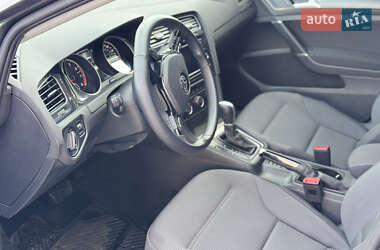 Хэтчбек Volkswagen Golf 2018 в 