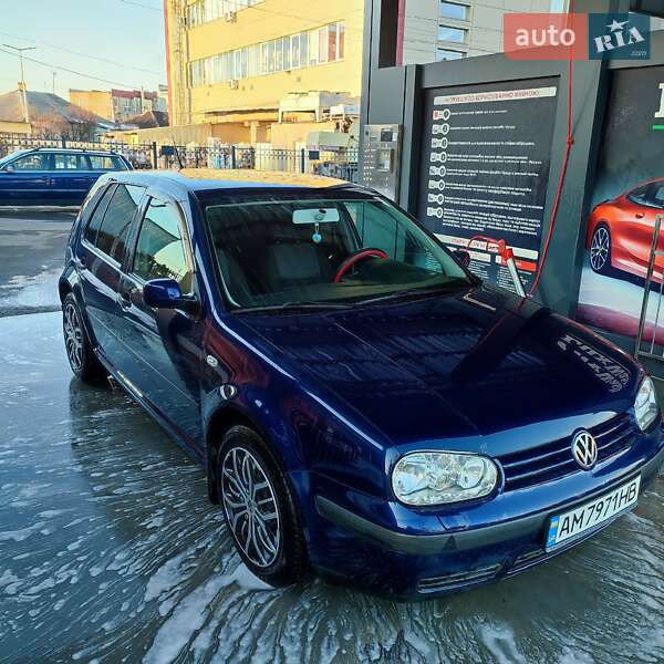 Volkswagen Golf 2000