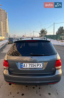 Універсал Volkswagen Golf 2011 в Бучі