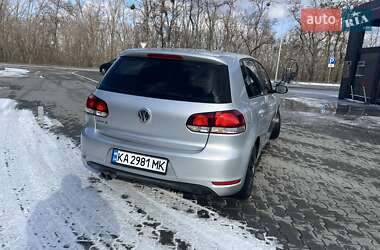 Хэтчбек Volkswagen Golf 2012 в 