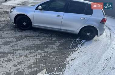 Хэтчбек Volkswagen Golf 2012 в 