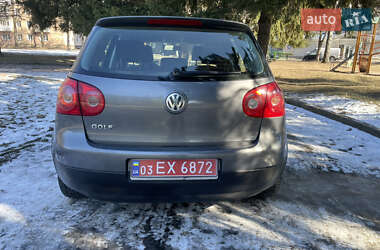 Хетчбек Volkswagen Golf 2005 в Рівному