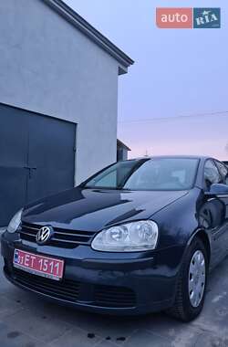 Хетчбек Volkswagen Golf 2004 в Луцьку