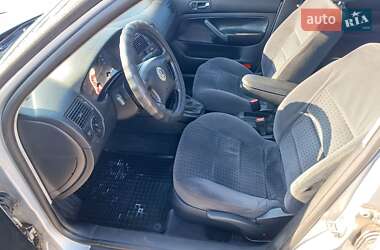 Хэтчбек Volkswagen Golf 1999 в 