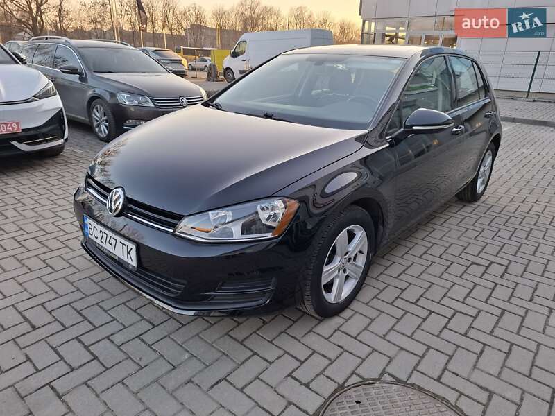 Хэтчбек Volkswagen Golf 2017 в 