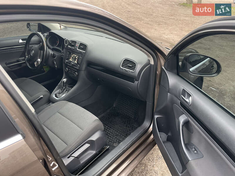 Універсал Volkswagen Golf 2012 в Черкасах