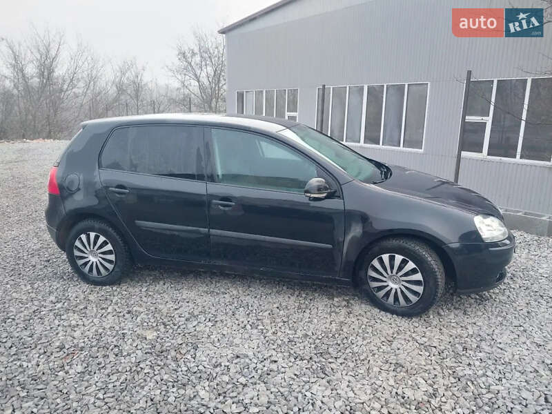 Volkswagen Golf 2004