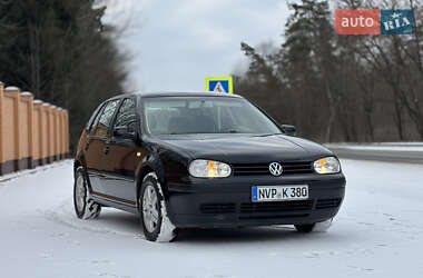 Хэтчбек Volkswagen Golf 2003 в Красилове