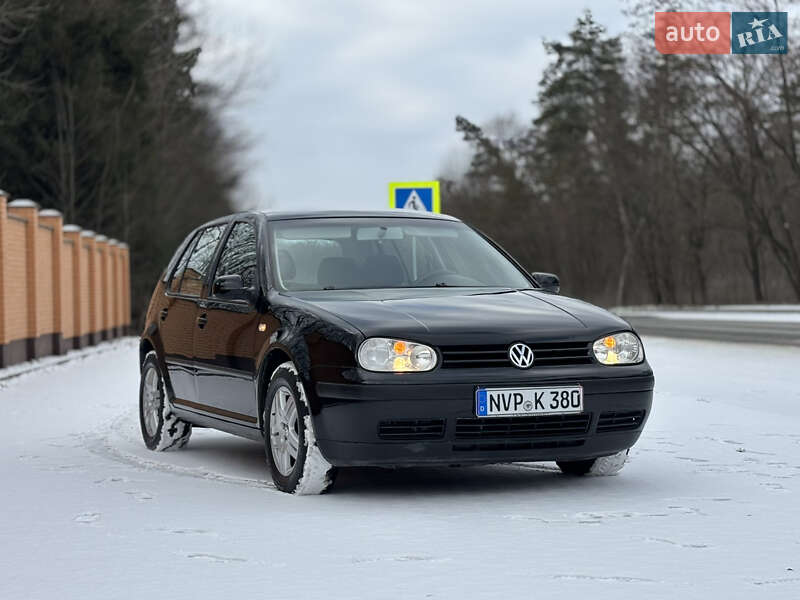 Хетчбек Volkswagen Golf 2003 в Красилові